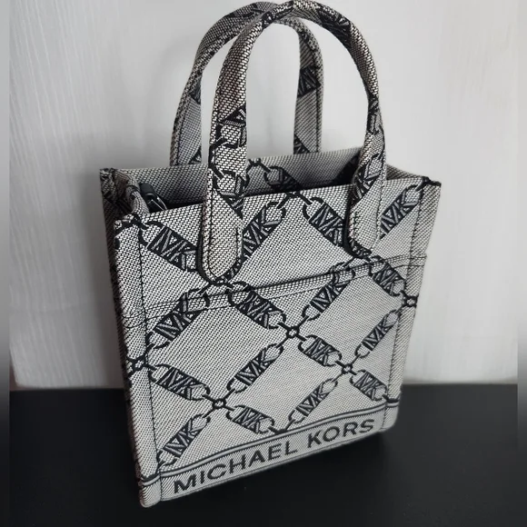 MICHAEL KORS Extra Small Gigi Crossbody NWOT - Picture 7 of 7